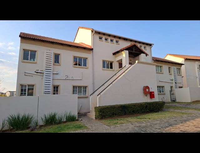 2 BEDROOM APARTMENT FOR SALE IN COUNTRY VIEW